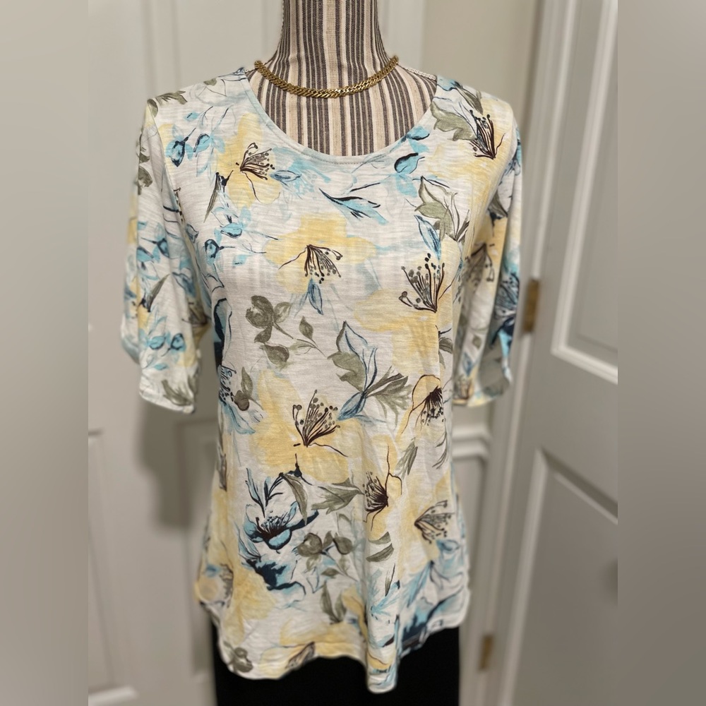 Chico’s size 2. floral tee.  PT